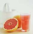 O femeie care ia anticonceptionale si, totodata, bea mult suc de grapefruit (mai mult de 250ml - un pahar) poate ramane...