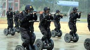 Cuvantul Cop, folosit pentru a-i desemna pe politistii din Statele Unite, cu pluralul Cops, este o prescurtare a expresiei...
