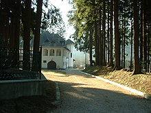 Exista o casa memoriala George Enescu si in Sinaia: Vila Luminis, cartier Cumpatul.